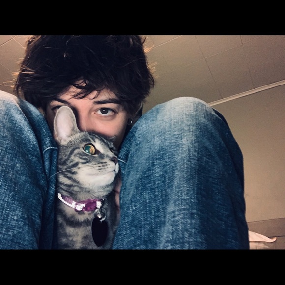 Meet your Posher, Heather - Picture 1 of 1